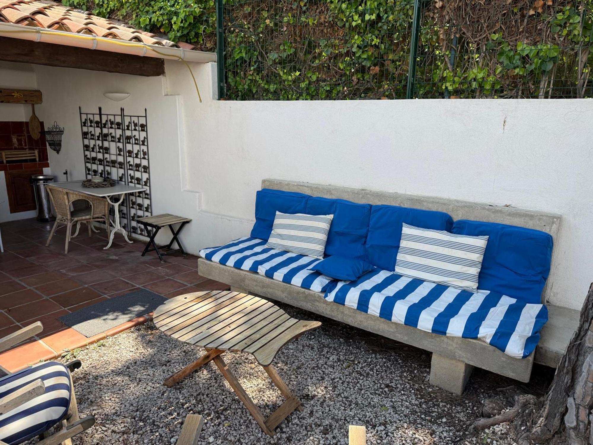 Villa La Grande Bastide Piscine Et Tennis Collectif Каси Экстерьер фото